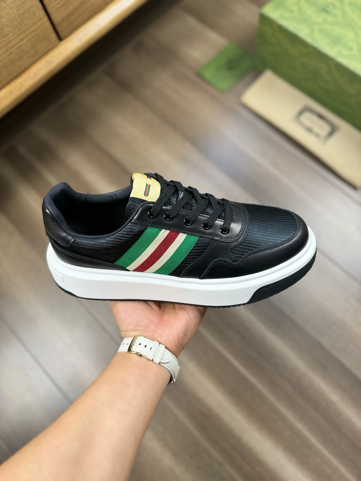 [Gucci] Gucci men's shoes 💰820💰 - High-end quality original order - Upper: 🔝Imported Nappa calfskin·Brand high mercerized cloth·Brand webbing -Inner: water-dyed cowhide, -Outsole: ultra-light T men's shoes💰U foam. Rubber; two-color molded outsole -Ultra-high quality control·Fine workmanship: highlighted (high-end·luxury·grade) -Size: 38-44 (45, can be customized)